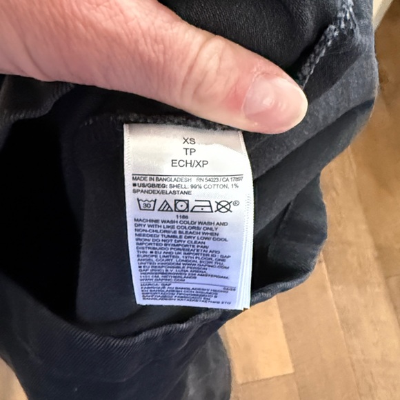 GAP Women’s Sleeveless Black Denim Button-Front Mini Dress - Picture 5 of 6